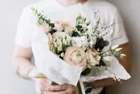 Seizoensboeket gemengde witte bloemen - 30 EUR
